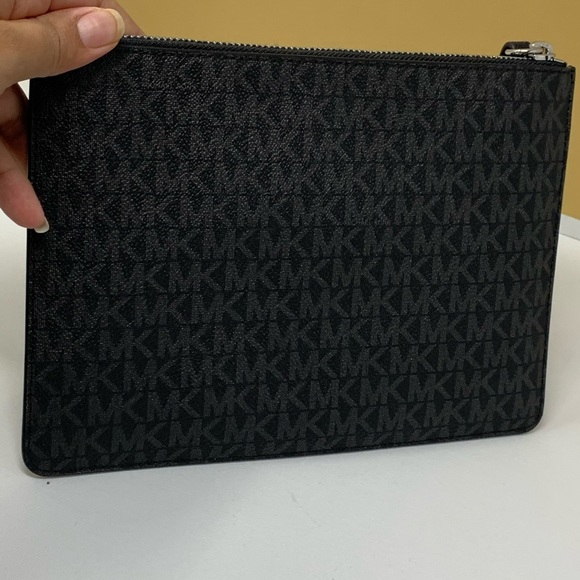 Michael kors jet set XL central stripe wristlet - Picture 5 of 6